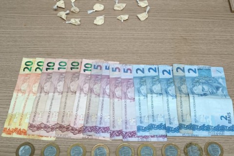 PM apreende menor por tráfico de drogas no bairro Colety