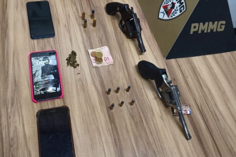 PMMG retira armas de fogo de circulação, apreende menores e prende autor durante festa pré-carnaval