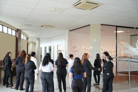 Exposição “Cartas que Curam” transforma sentimentos de colaboradores da Fundação Cristiano Varella em arte