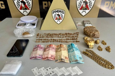 Polícia Militar prende jovem de 18 anos com grande quantidade de "CRACK"