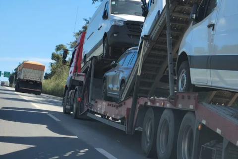 Feriado de Nossa Senhora Aparecida terá tráfego restrito de veículos de grande porte nas rodovias de Minas