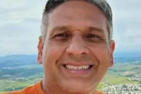 Dono de mercearia morre durante troca de tiros com assaltantes