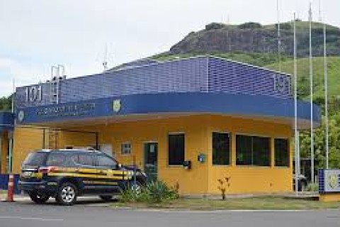 Passageiro é preso por importunação sexual em ônibus na BR-116