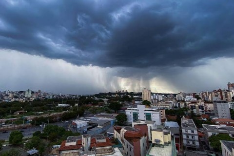 700 cidades de Minas estão em alerta para tempestade nesta quarta