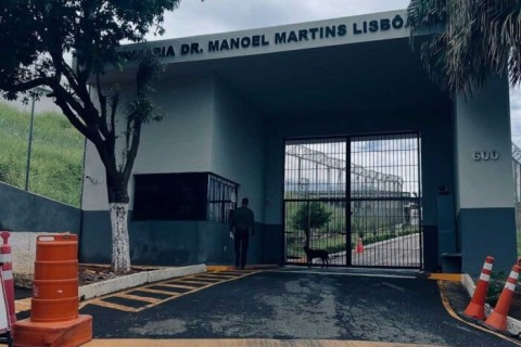 Presos tentam fugir por buraco em banheiro de penitenciária de Muriaé