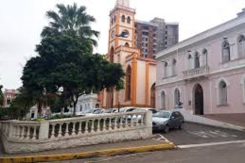 Prefeito de Visconde  do Rio Branco é multado por contratação sem concurso público