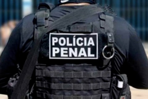 Policial penal é condenada à perda do cargo por facilitar a entrada de telefones celulares para o interior da carceragem