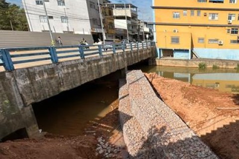 Defesa Civil faz vistoria na Ponte da Barra e recomenda a interdição. Ponte já estava obstruída