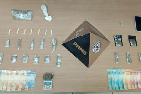Abordagem a motociclista termina com prisão e apreensão de drogas