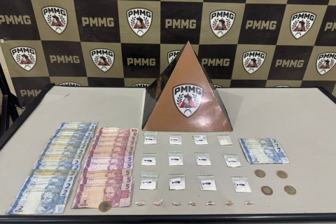PMMG apreende drogas e detém autores por tráfico em Muriaé