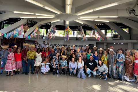 Prefeitura de Muriaé realiza animada quadrilha com os usuários do Centro de Convivência da Pessoa Idosa- CCI