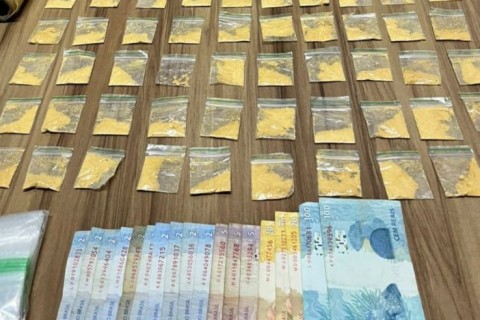 PM realiza operação no Bairro Gaspar, prende autora e apreende grande quantidade de drogas