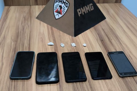 Suspeitos de traficarem drogas são presos no José Cirilo